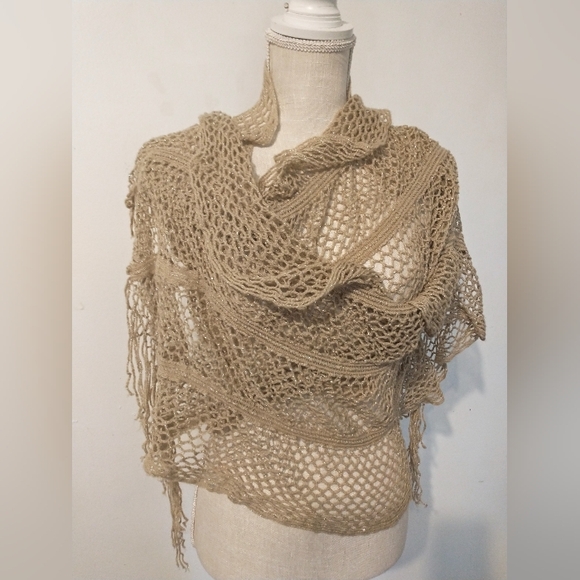 Beautiful Vintage Crocheted Shawl or Scarf - Sand w/ Sparkles - Picture 6 of 8